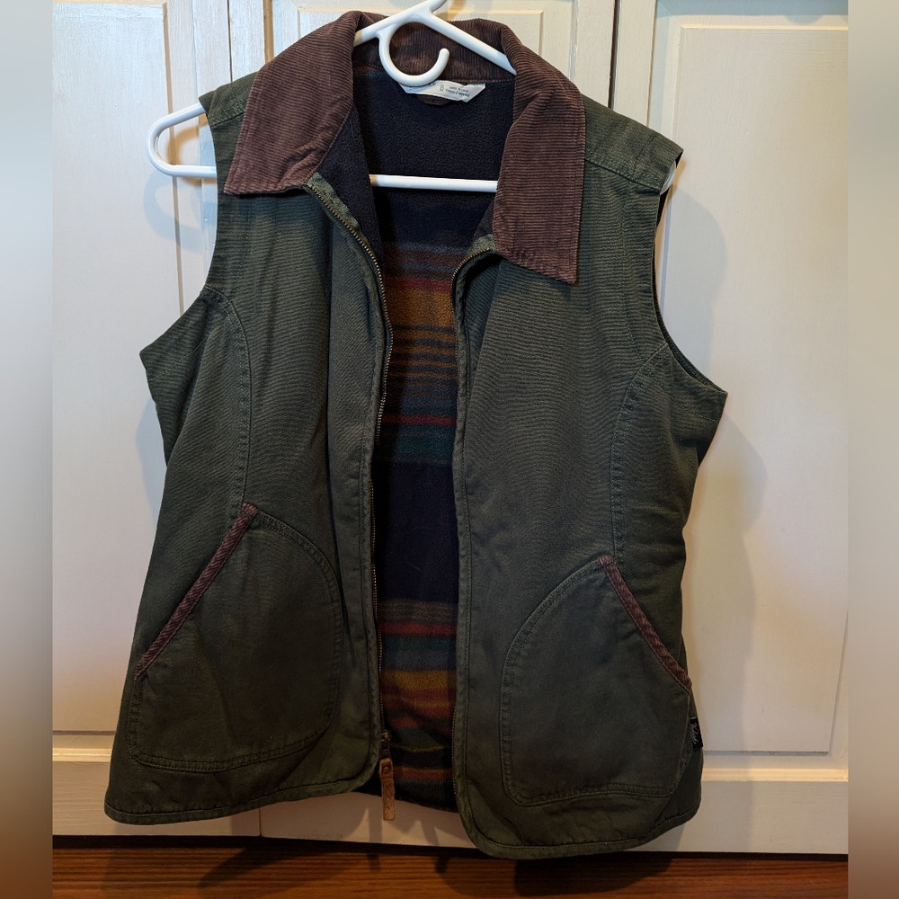Woolrich Fleece-Lined Canvas Vest with Corduroy Collar